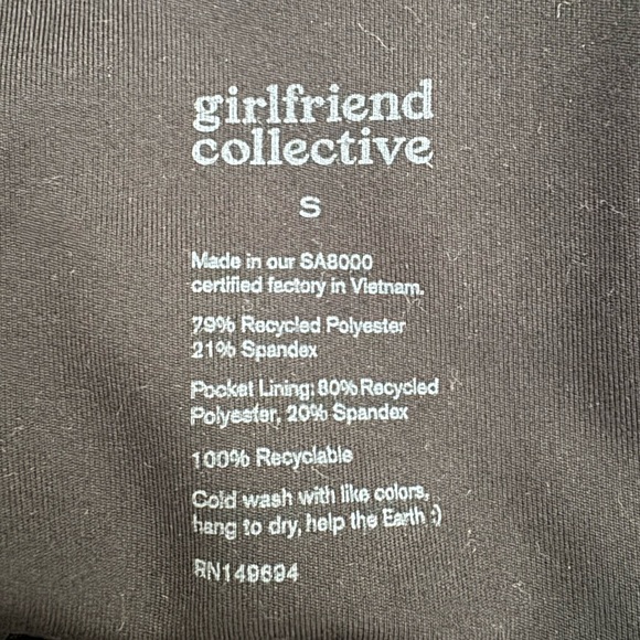 Girlfriend Collective Black Leggings with Pockets - Picture 6 of 7